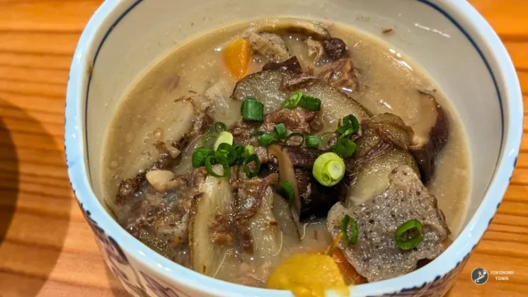 富良野スノーボード旅行の夕食で行った「侘侘助の筑前煮」の紹介